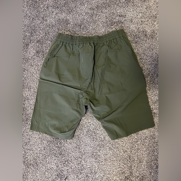 Waterproof shorts - Picture 2 of 3